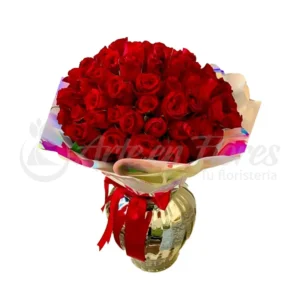 Florero clásico de rosas